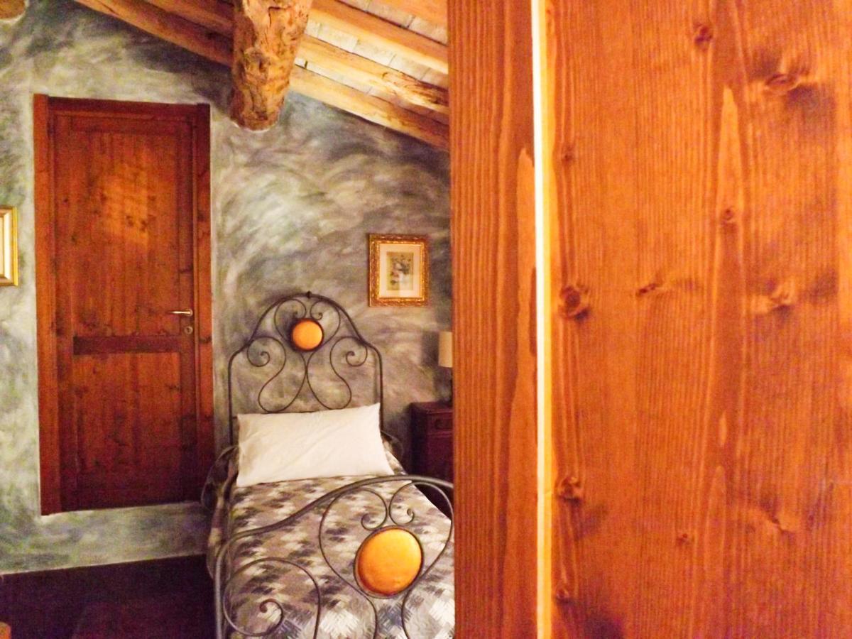 Bed&Breakfast Le Civette San Damiano al Colle Exteriör bild